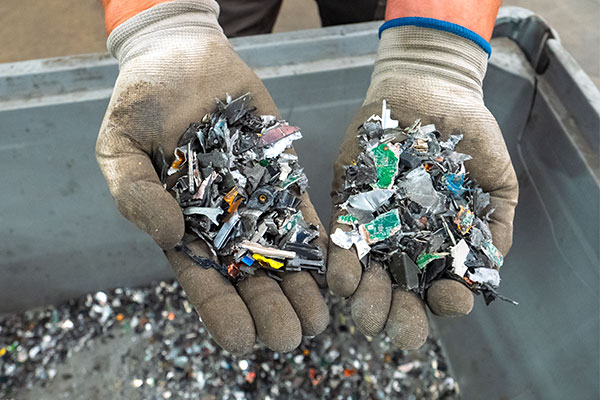 fysieke-vernietiging-van-harde-schijf-shredder